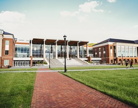 2022胡润百学&middot;中国国际化学校排行榜发布，美世学子摘得2枚鼎石录取！