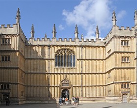 英国留学起薪最高的10大专业及院校推荐