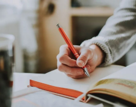 2023考研成绩公布！有人晒分有人爆哭，也有人已拿到出国读研Offer...