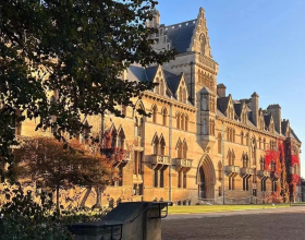 UCAS公布2024周期首轮申请数据，释放了哪些强烈信号？