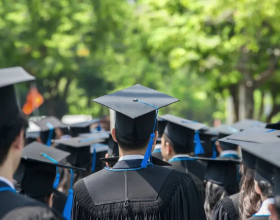 大学毕业后出国留学，【个人档案】如何存放？