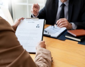 应届生的&ldquo;金三银四&rdquo;：有人被社会毒打，有人年薪35w...