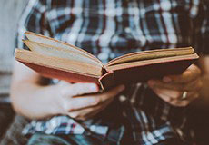 申请港大研究生需要满足什么条件呢？