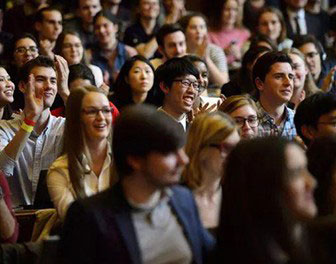 QS留学调查报告：七成留学生选择2021年入学，请不要再犹豫！