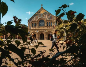 《封神》逆袭爆红！谁能料想费翔曾就读于斯坦福大学医学院？