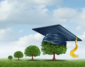 &ldquo;低龄留学&rdquo;再次大热，超半数家长或重新考虑提前送孩子出国！