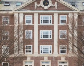 名校退榜风波后，U.S.News公布最新美国医学院、法学院排名！