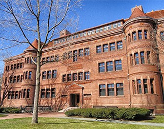 美国综合大学雪城大学也是一所好的艺术院校