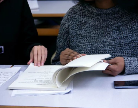 申请诚信严查、要不要考标化？2023美本申请时间及政策变化一览！