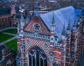 牛剑相继放榜，哪类学生更受青睐？看完这份&ldquo;录取画像&rdquo;我悟了...