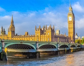 没想到吧？英国大学接受高考成绩名单更新了！高考后想去英国的快上车！