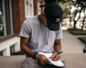 美本Top 30招生官：「同学，你在写一种很新的文书」！