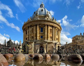 UCAS预测英本申请最新趋势：中国学生逆势激增，Offer更难拿了？