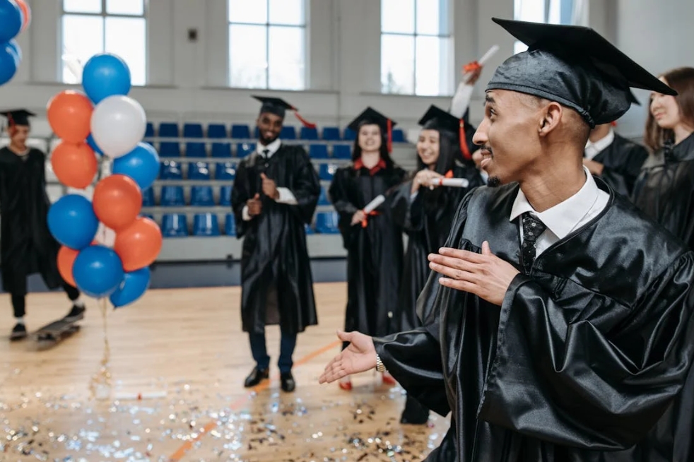 美国留学申请研究生的条件是什么