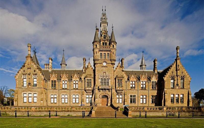 院校推荐：英国翻译类专业名校有哪些