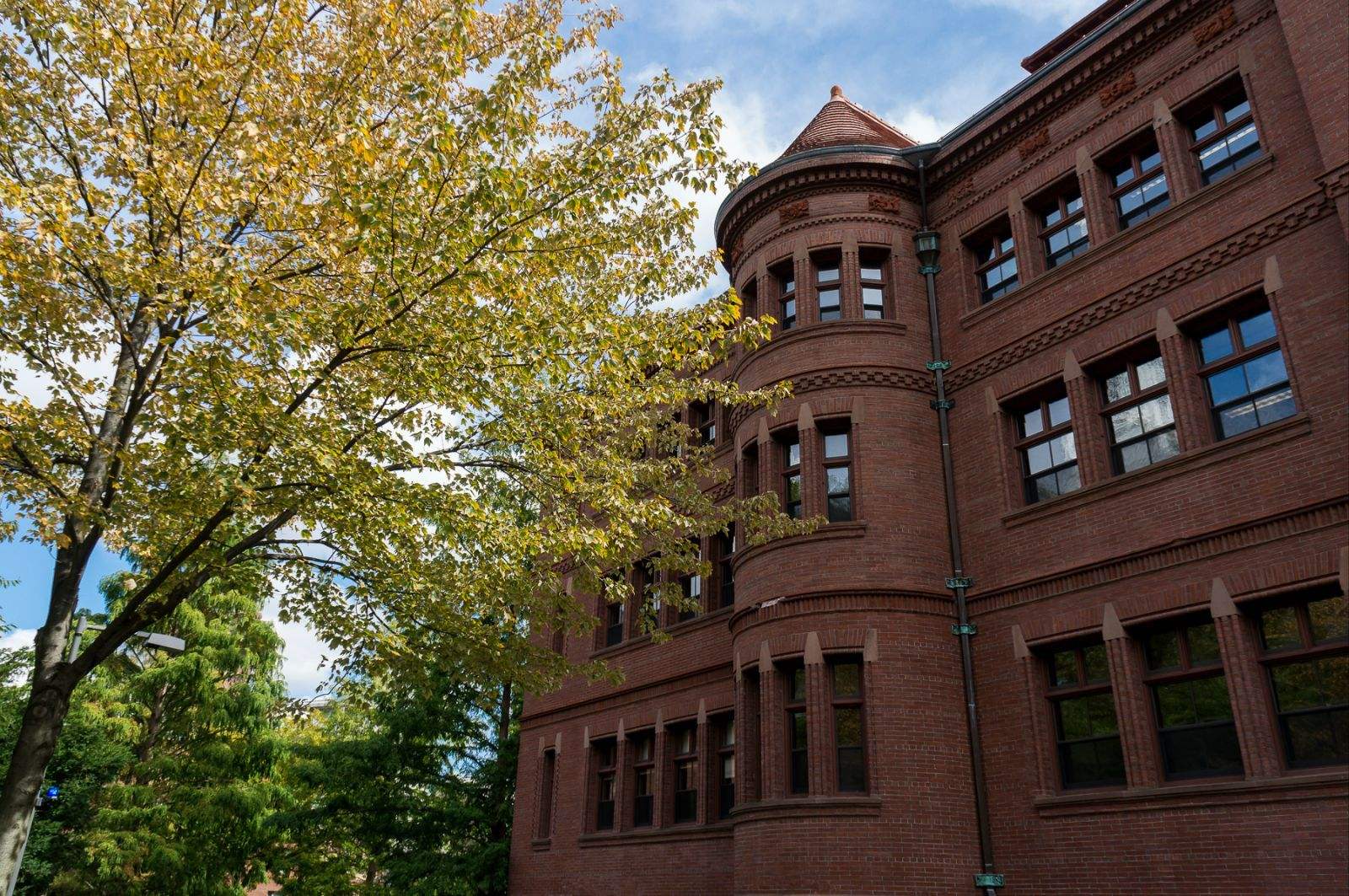 富二代最偏爱的美国大学：不是因为学费贵