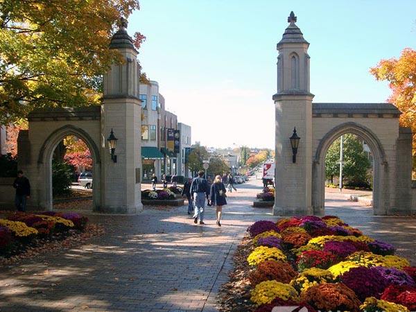 到新加坡读商科的优势解读及院校推荐