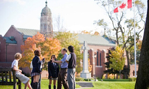 加拿大医学专业留学申请条件解析及院校推荐