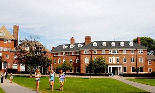 去美国留学读高中需要读几年？