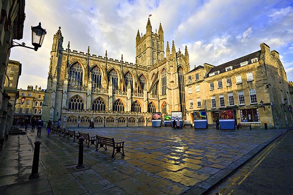 英国哪些大学的商科比较好？