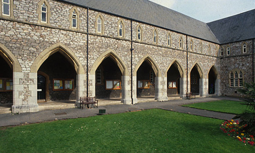 盘点英国留学就业资源丰富的英国名校