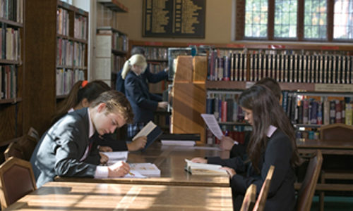 英国留学预科的费用条件及材料盘点 