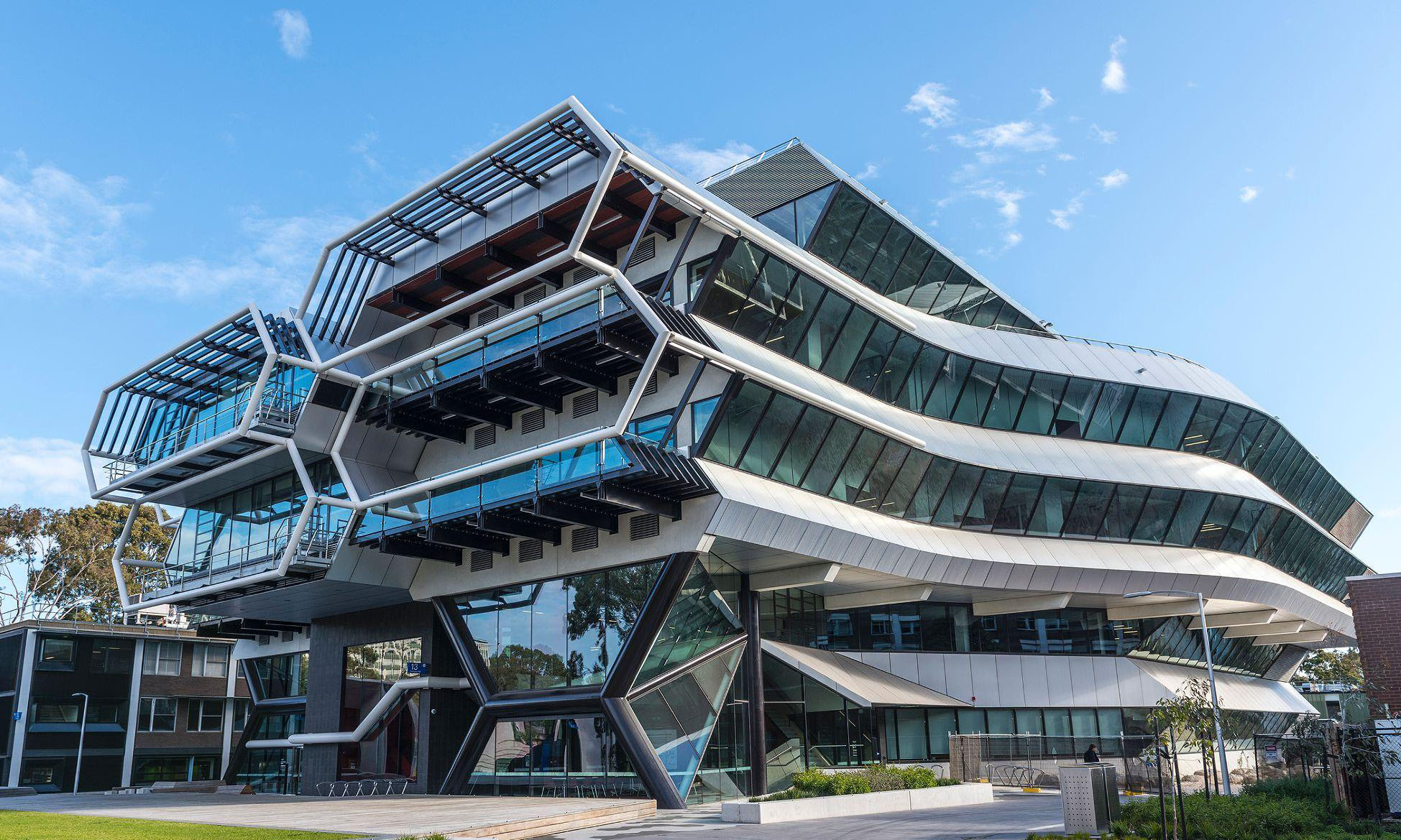 澳洲留学读什么？选择这些专业能赚大钱哦