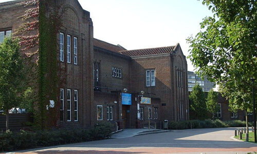 英国留学最为热门的院校及专业推荐