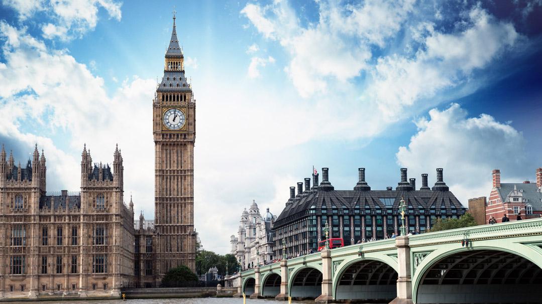 影响英国本科留学的三大因素