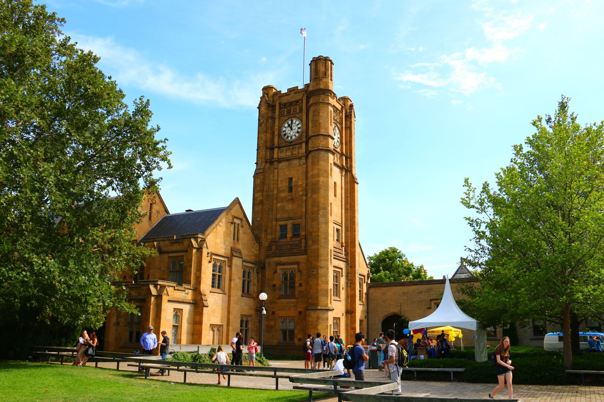 2017年世界最佳宜居城市墨尔本有哪些大学？