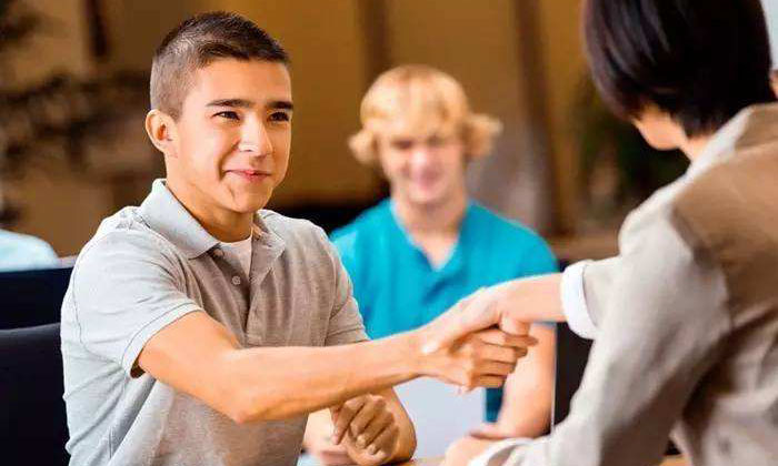 申请美国留学怎么打动招生官？美世给你支招