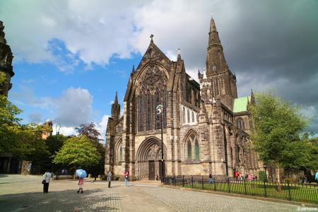 英国留学适合女生的专业有哪些？