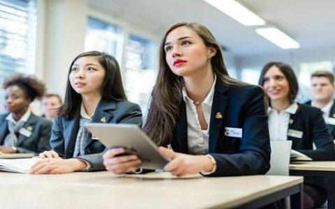 留学生归国潮：出国留学不行了？