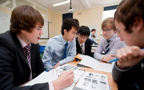 去英国留学需要具备什么条件