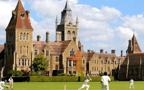 2019年英国本科留学一年需要多少钱？