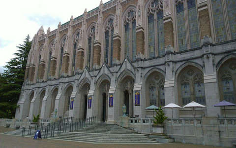 留学美国华盛顿大学需要满足什么条件？