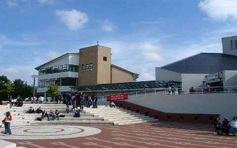 英国有哪些大学开设预科班？