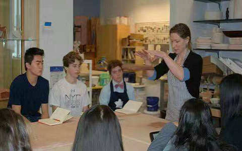 美国读个高中一年费用要多少钱？